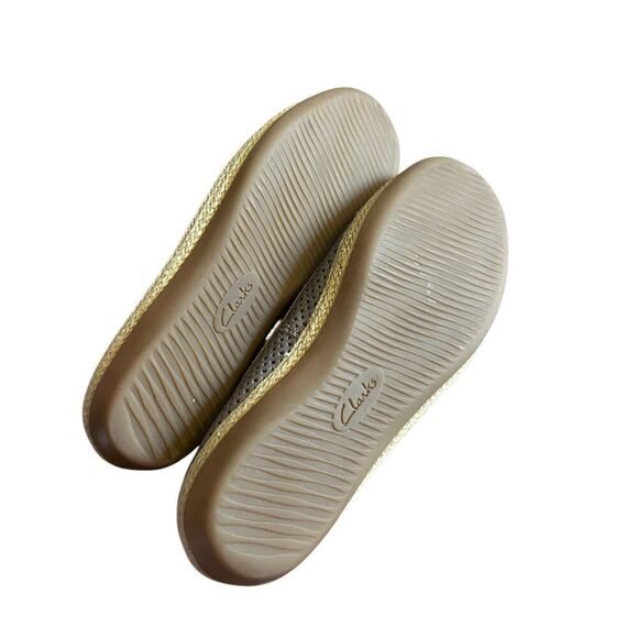 Clarks‎ Collection Silver Leather Perforated Espadrille Flats - Picture 9 of 9